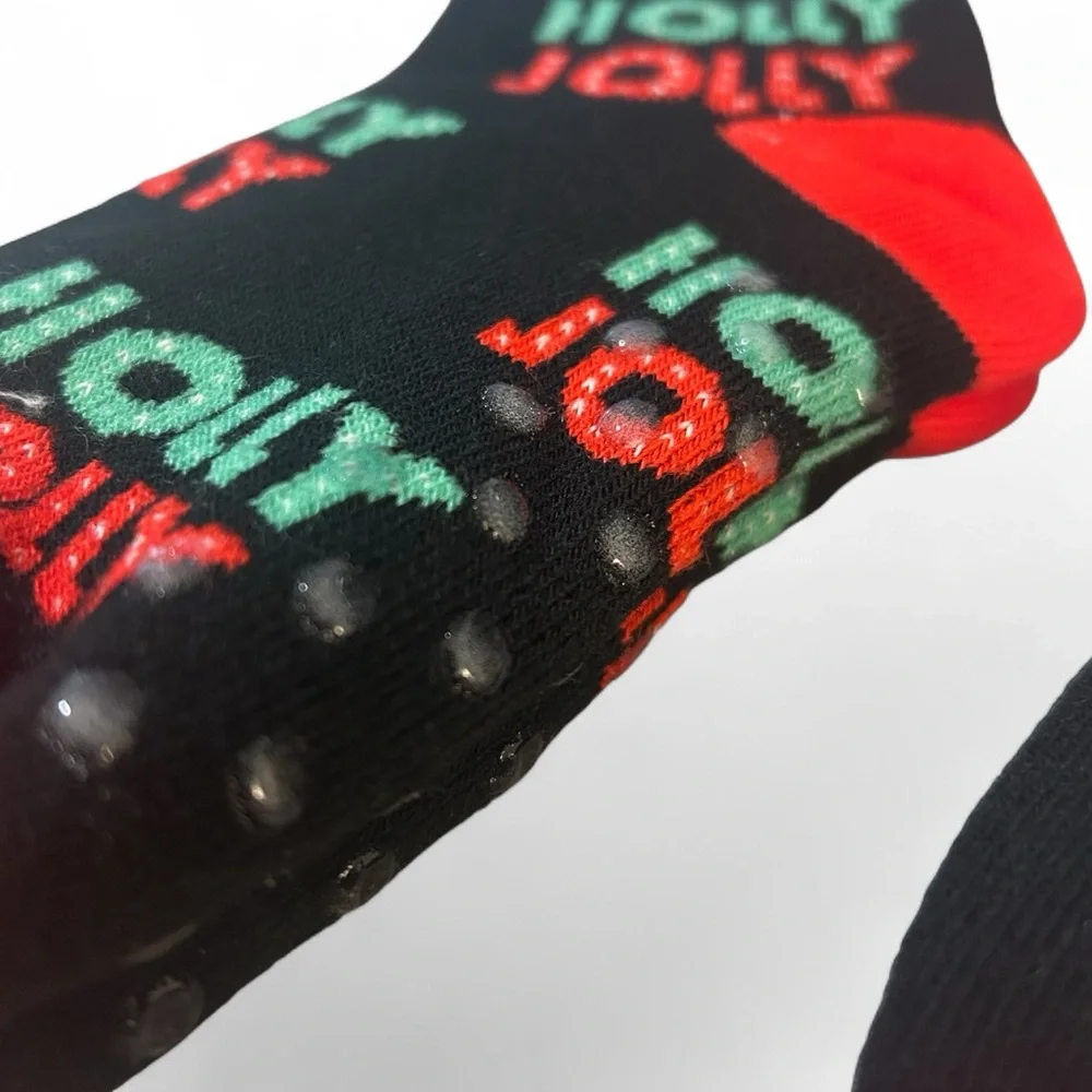 Festive Christmas Youth Socks - The COZY Sock Collection -‎ NWT - (2) Pair